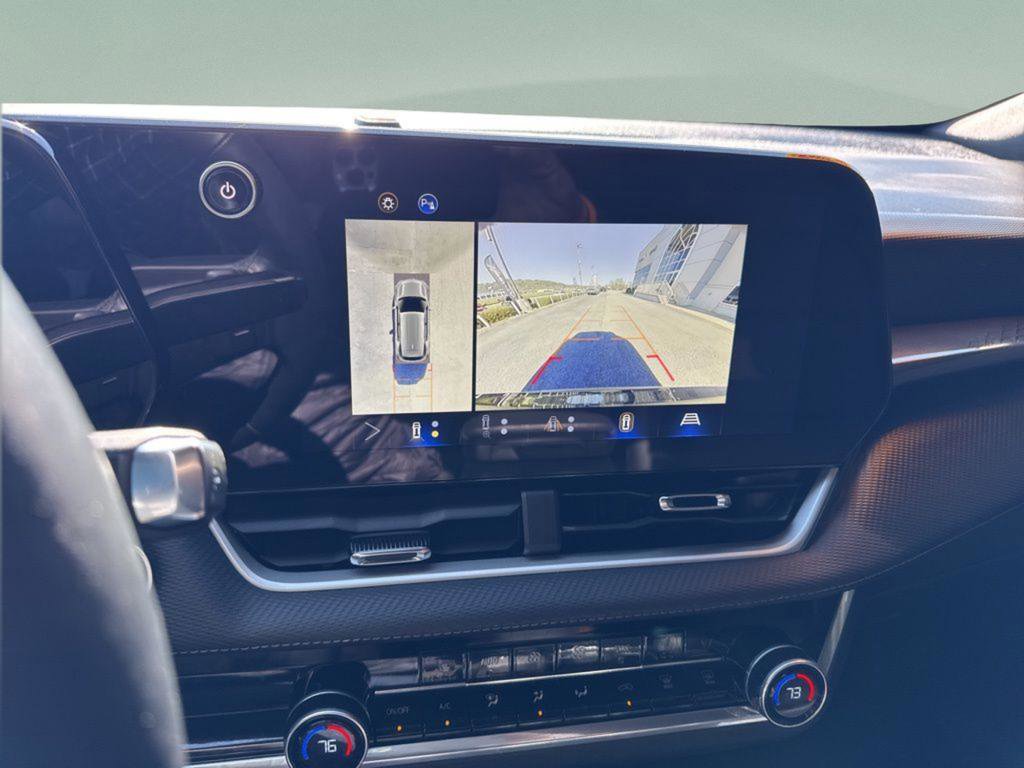 Used 2025 Chevrolet Equinox LT w/ Convenience Package II image 14