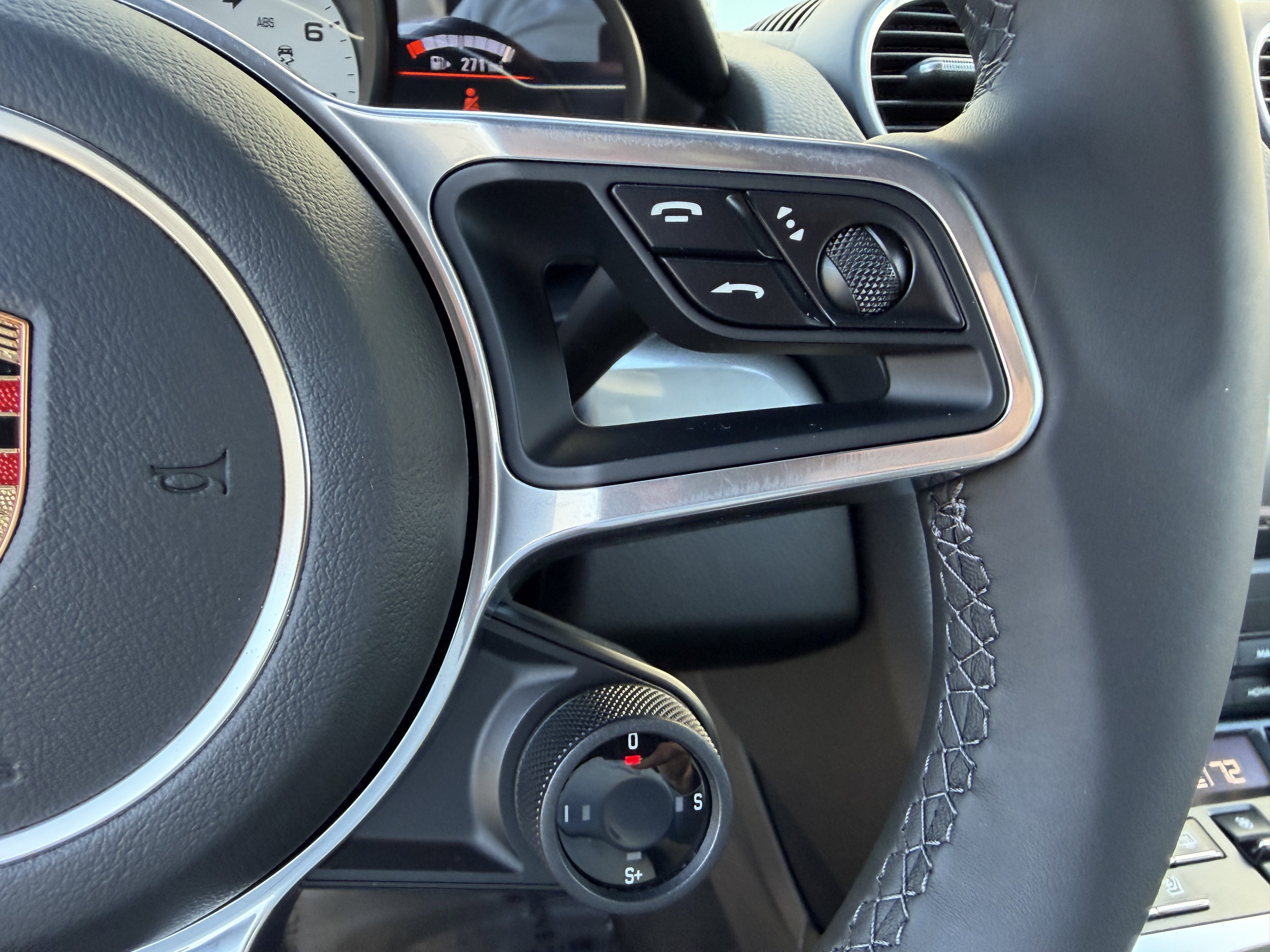 Certified 2025 Porsche 718 Cayman image 30