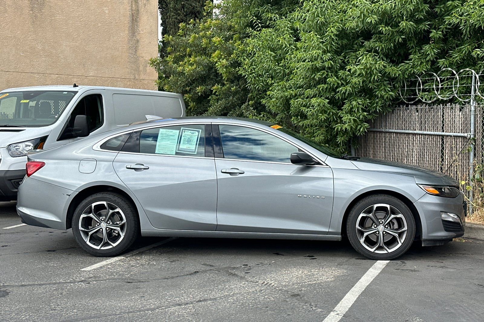 Used 2024 Chevrolet Malibu LT FWD image 2