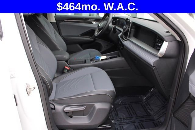 Used 2025 Volkswagen Tiguan SE AWD/4WD image 20
