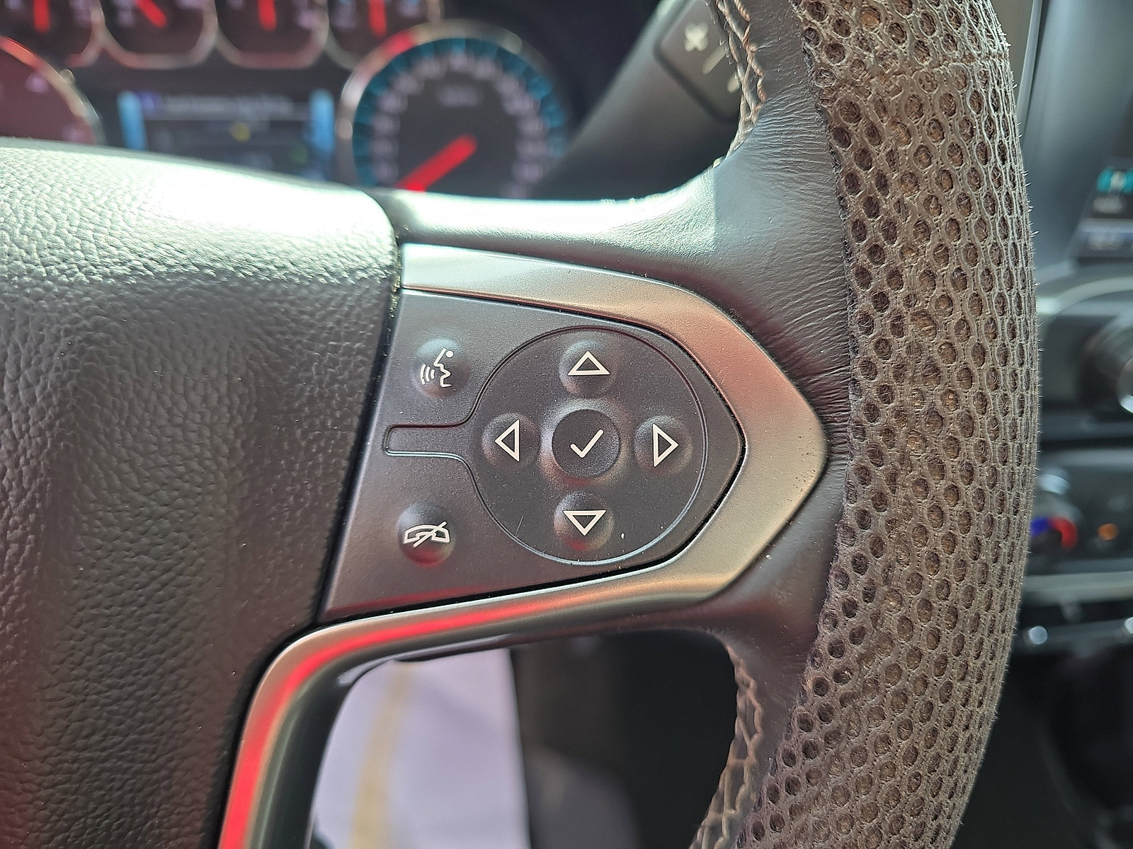 Used 2018 Chevrolet Silverado 1500 LT w/ All Star Edition image 18