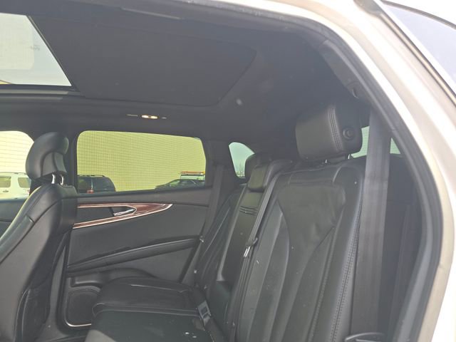 Used 2018 Lincoln MKX Reserve w/ Driver Assistance Package AWD/4WD image 12