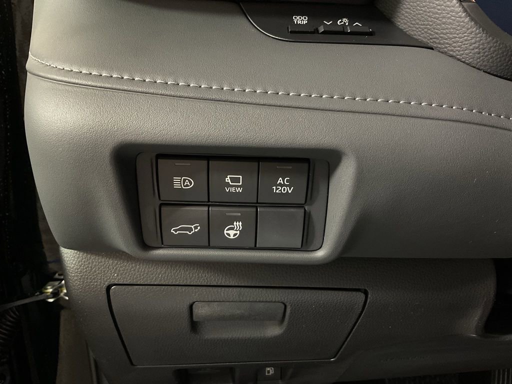 New 2026 Toyota Highlander Platinum image 28