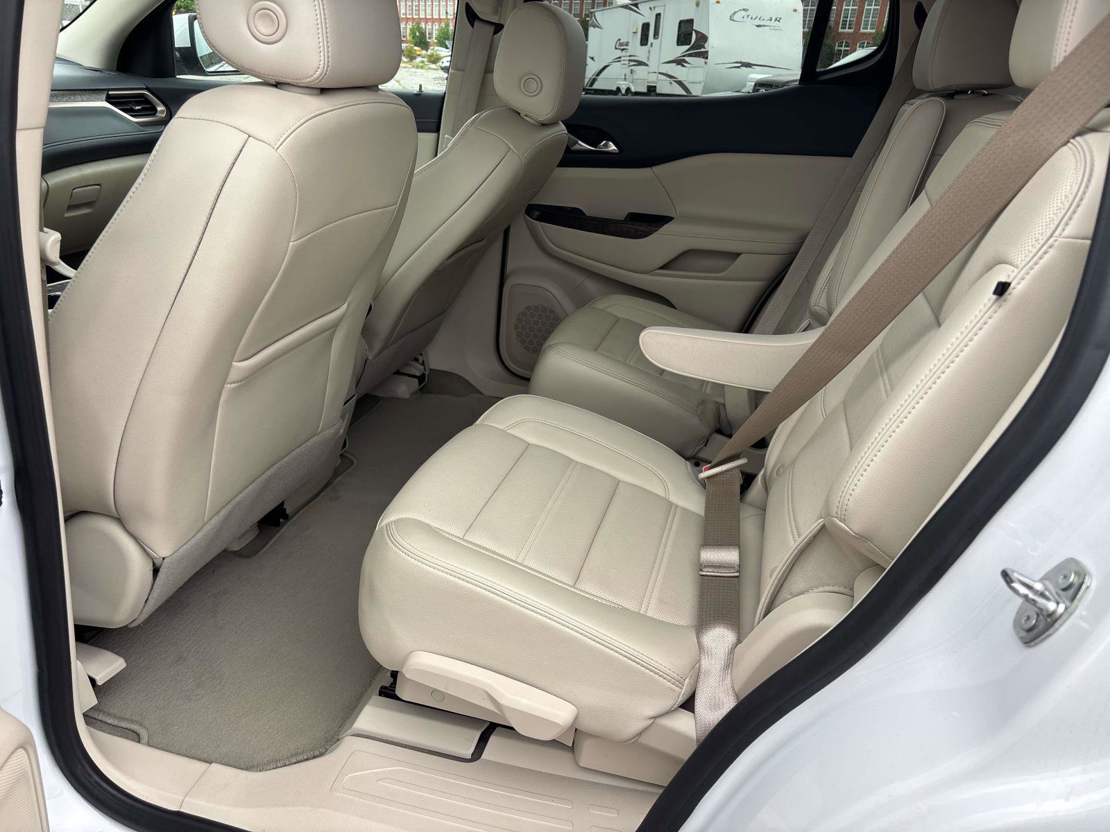 Used 2023 GMC Acadia Denali AWD/4WD image 12