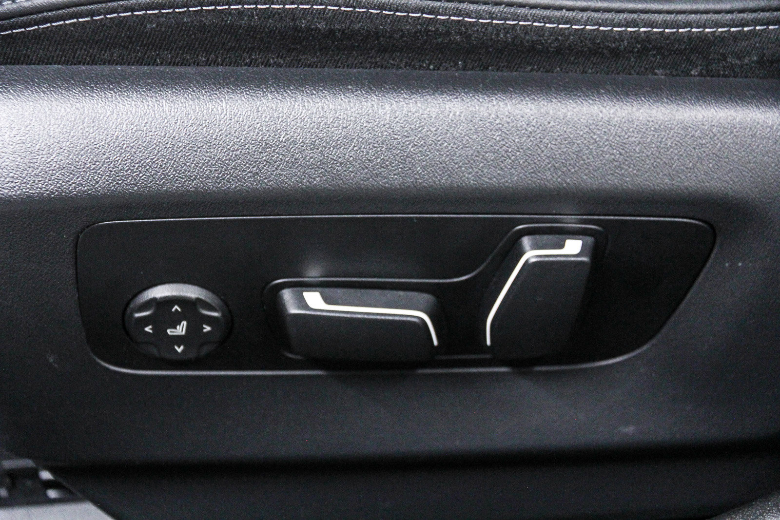 Certified 2024 BMW 530i 530i w/ M Sport Package image 21