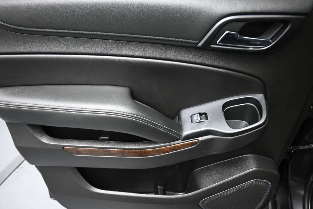 Used 2018 Chevrolet Suburban LT AWD/4WD image 31
