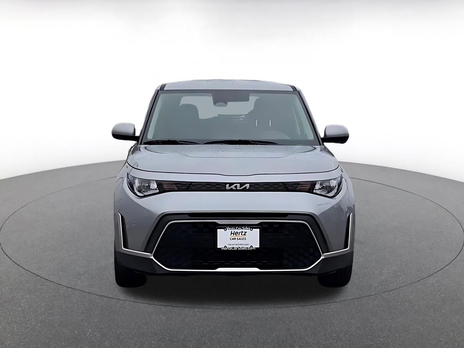 Used 2025 Kia Soul LX w/ LX Technology Package FWD image 11
