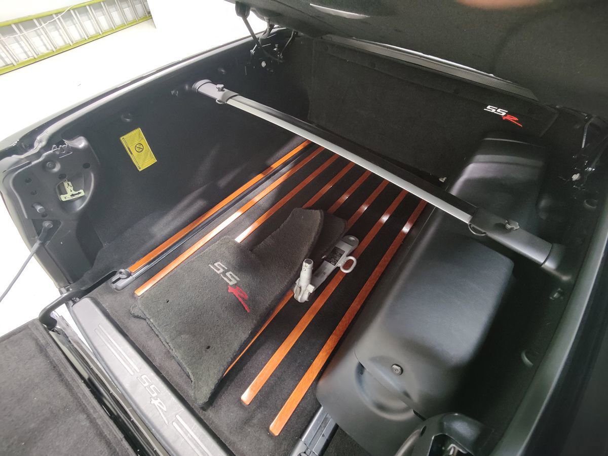 Used 2004 Chevrolet SSR w/ Preferred Equipment Group image 10