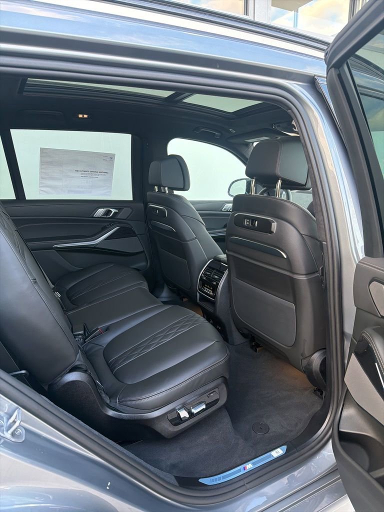 New 2026 BMW X7 M60i image 17
