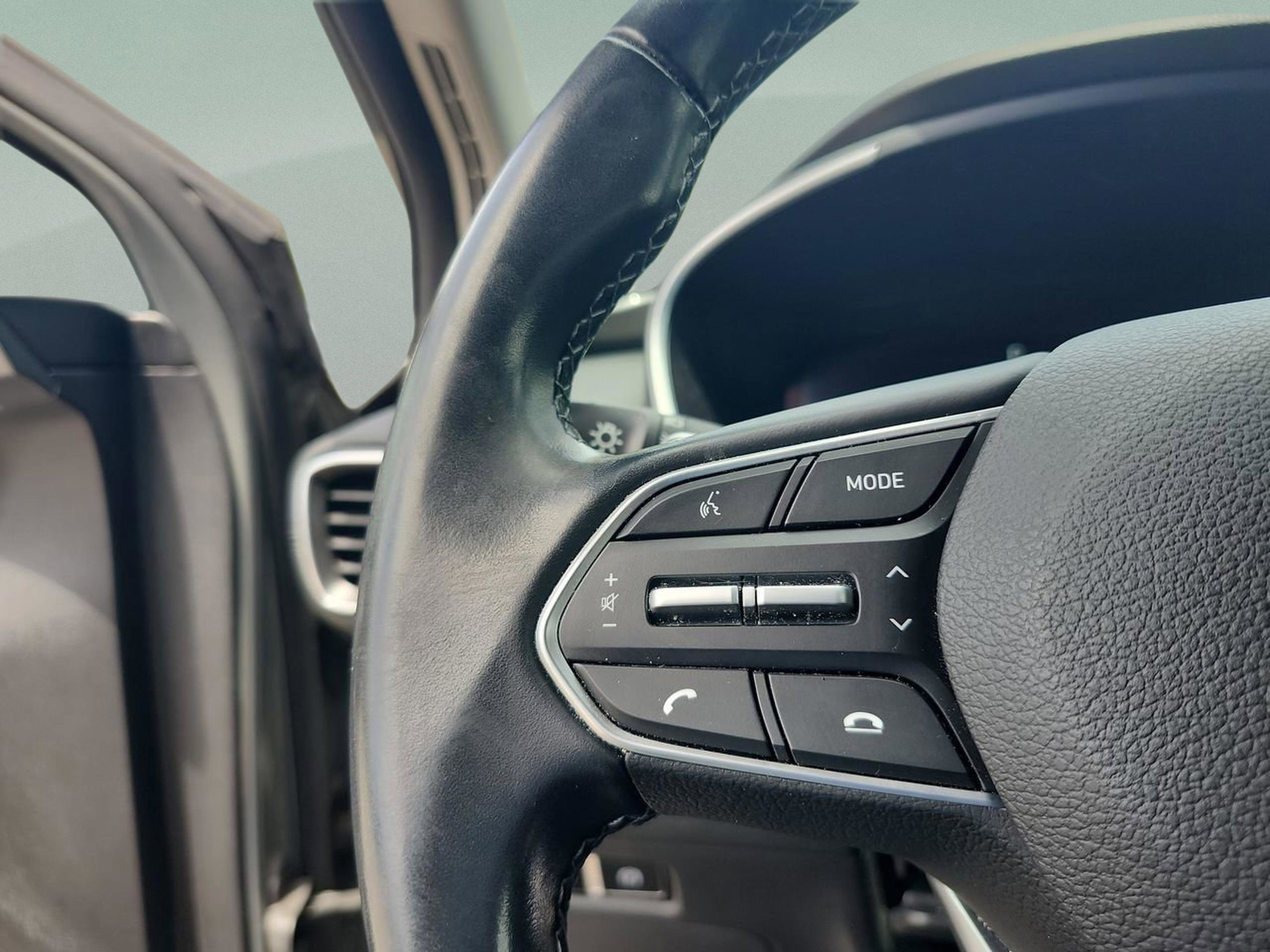 Certified 2022 Hyundai Santa Fe SEL w/ Convenience Package image 12