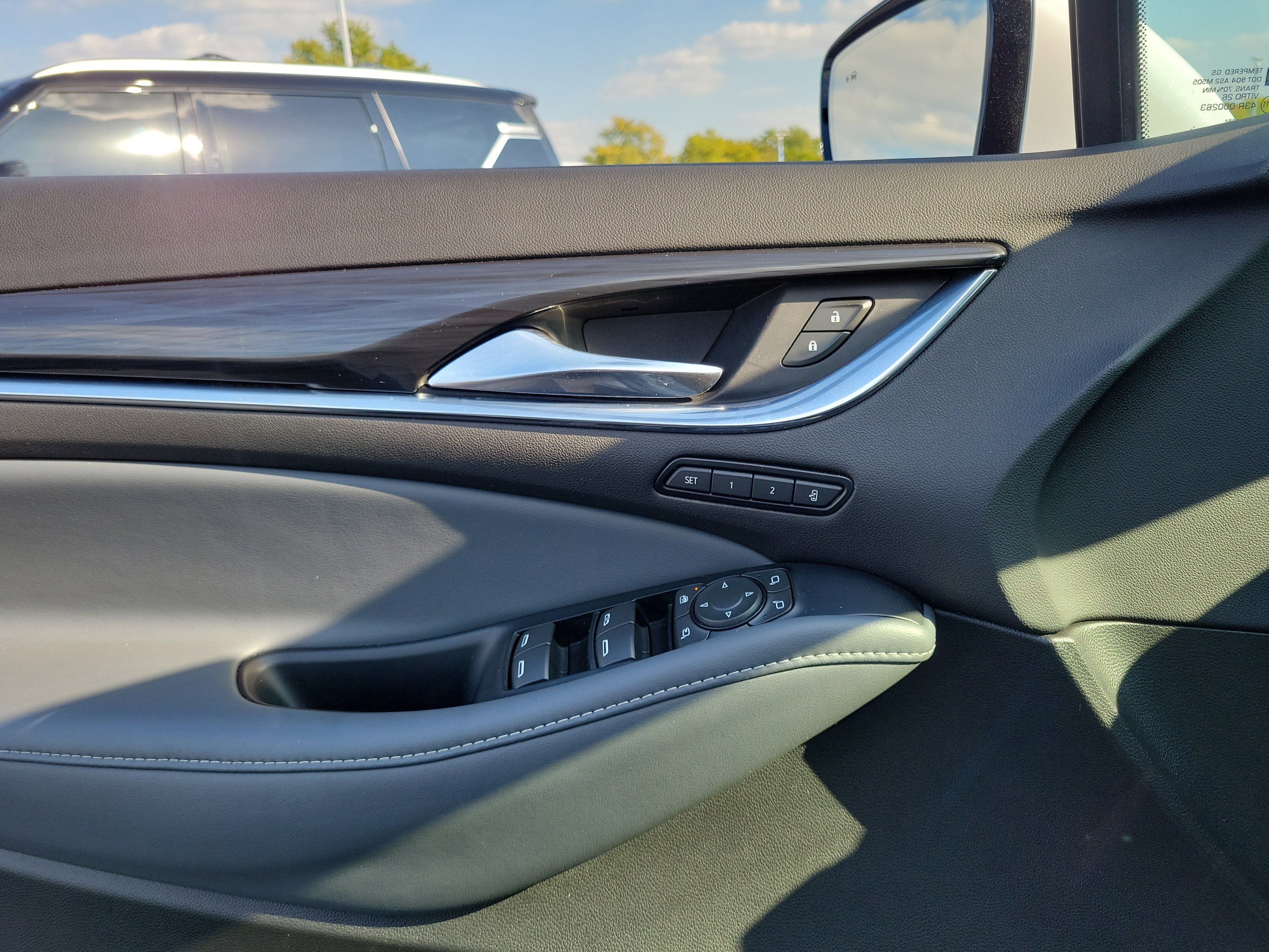 Used 2024 Buick Enclave Premium image 17