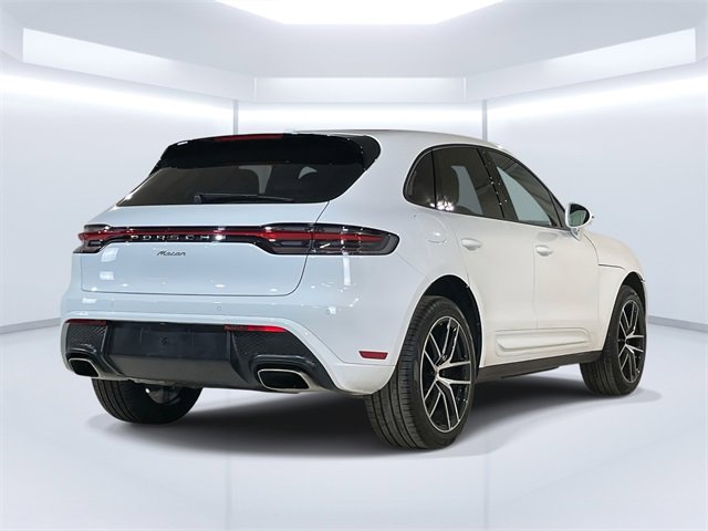 Certified 2025 Porsche Macan image 7