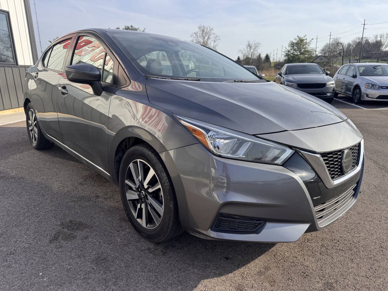Used 2020 Nissan Versa SV FWD image 5