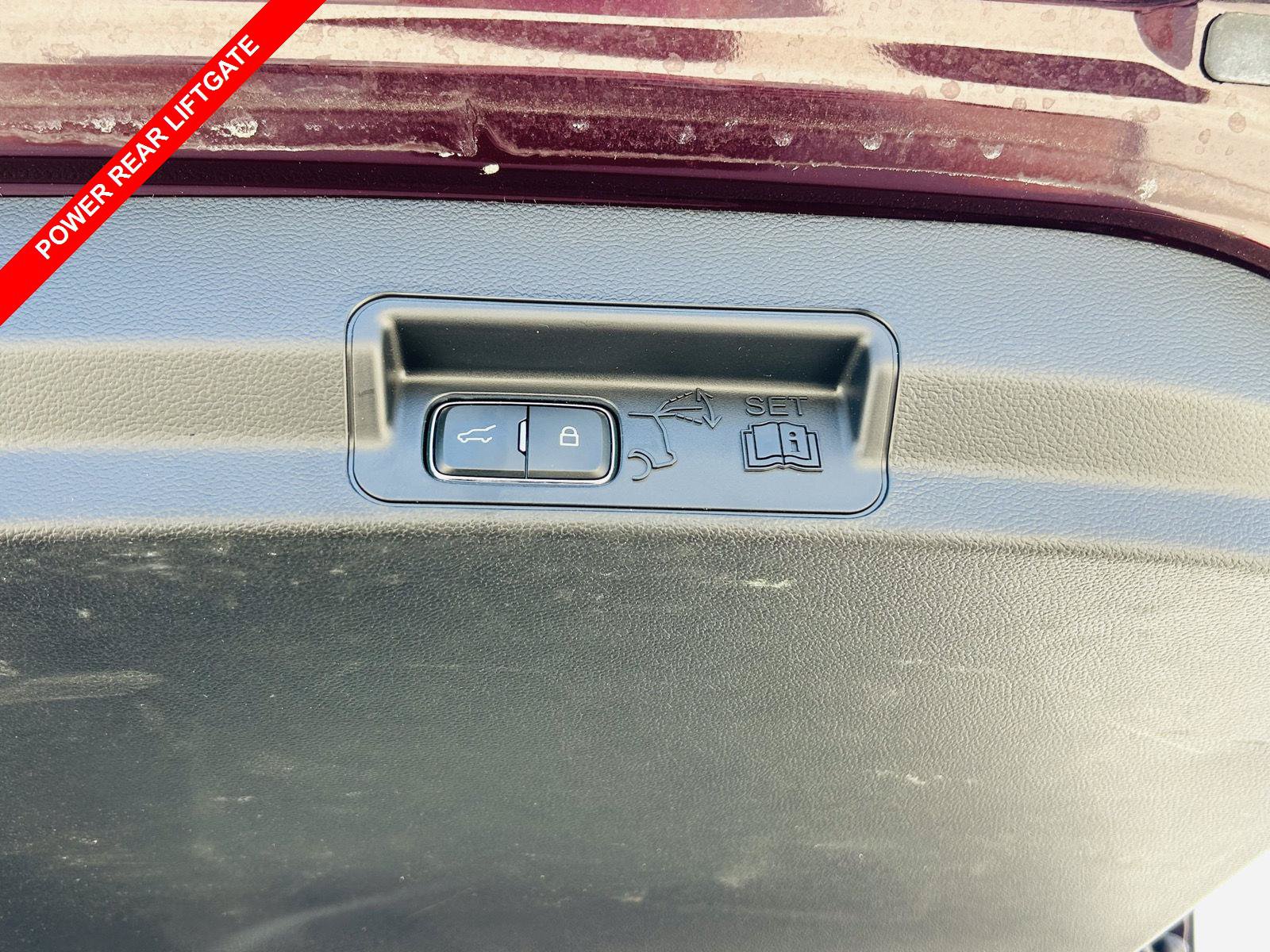 Used 2023 Ford Explorer XLT w/ Equipment Group 202A AWD/4WD image 13