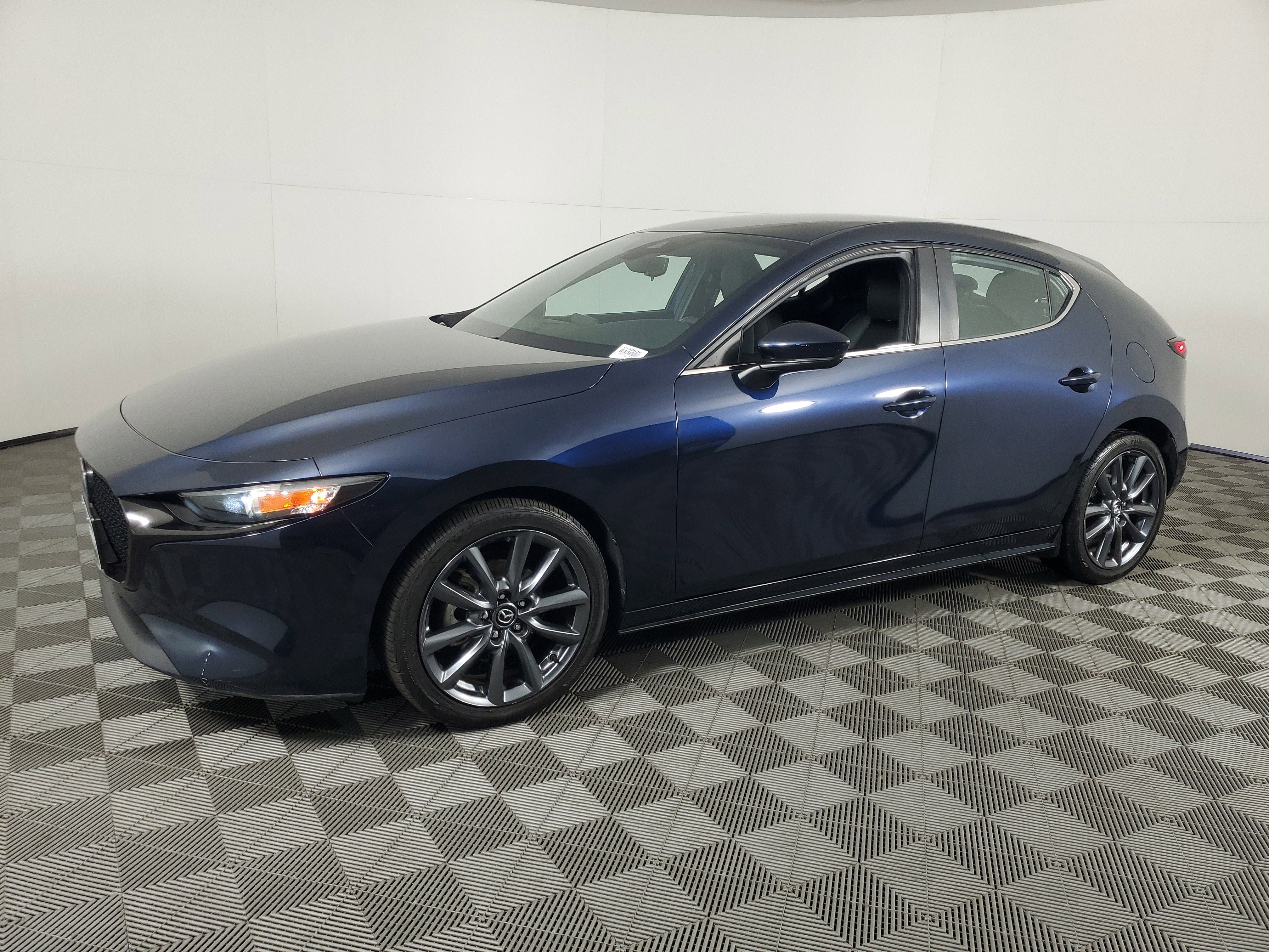 Used 2020 MAZDA MAZDA3 Hatchback image 8