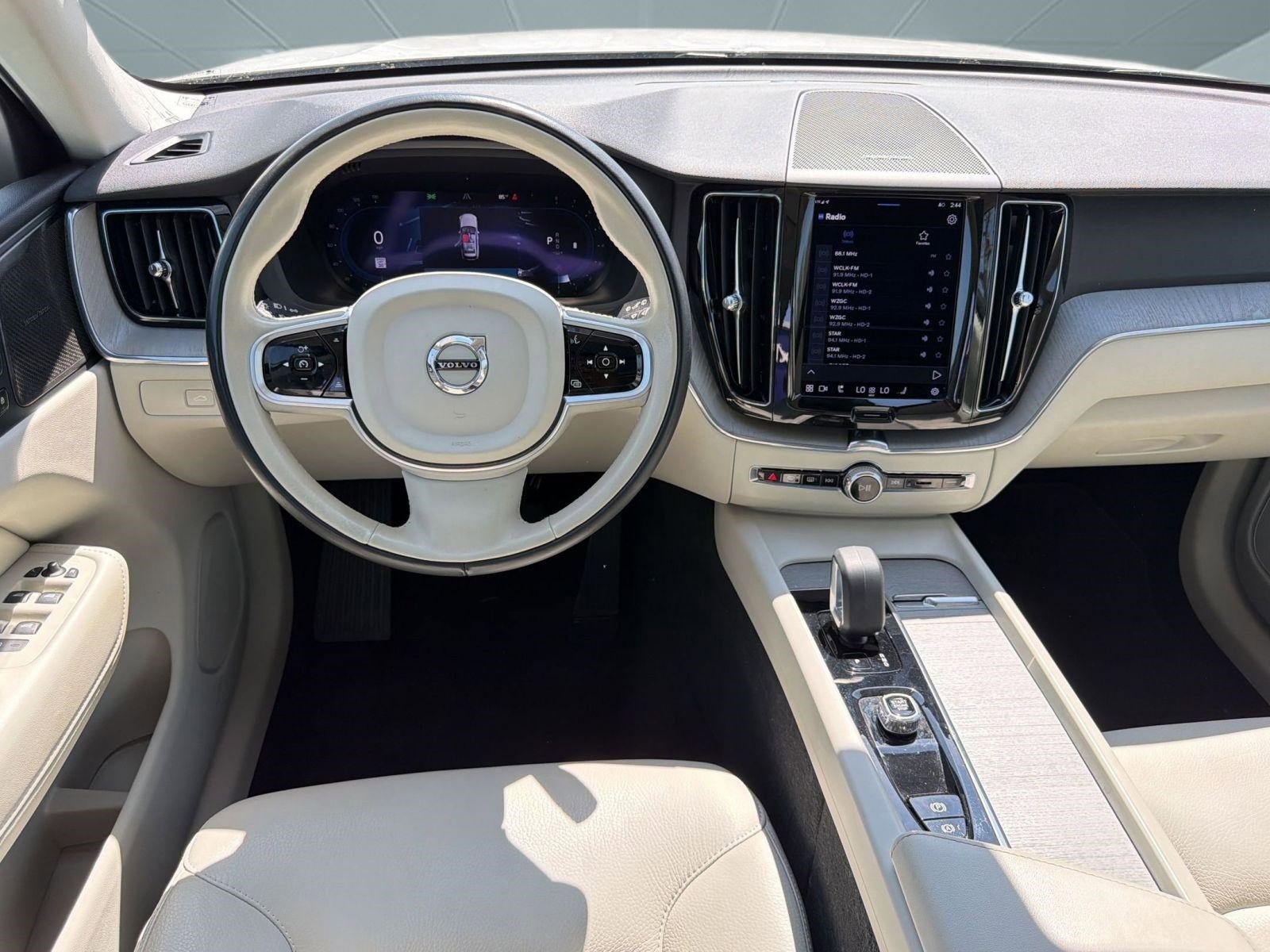 Certified 2023 Volvo XC60 B5 Plus AWD/4WD image 26
