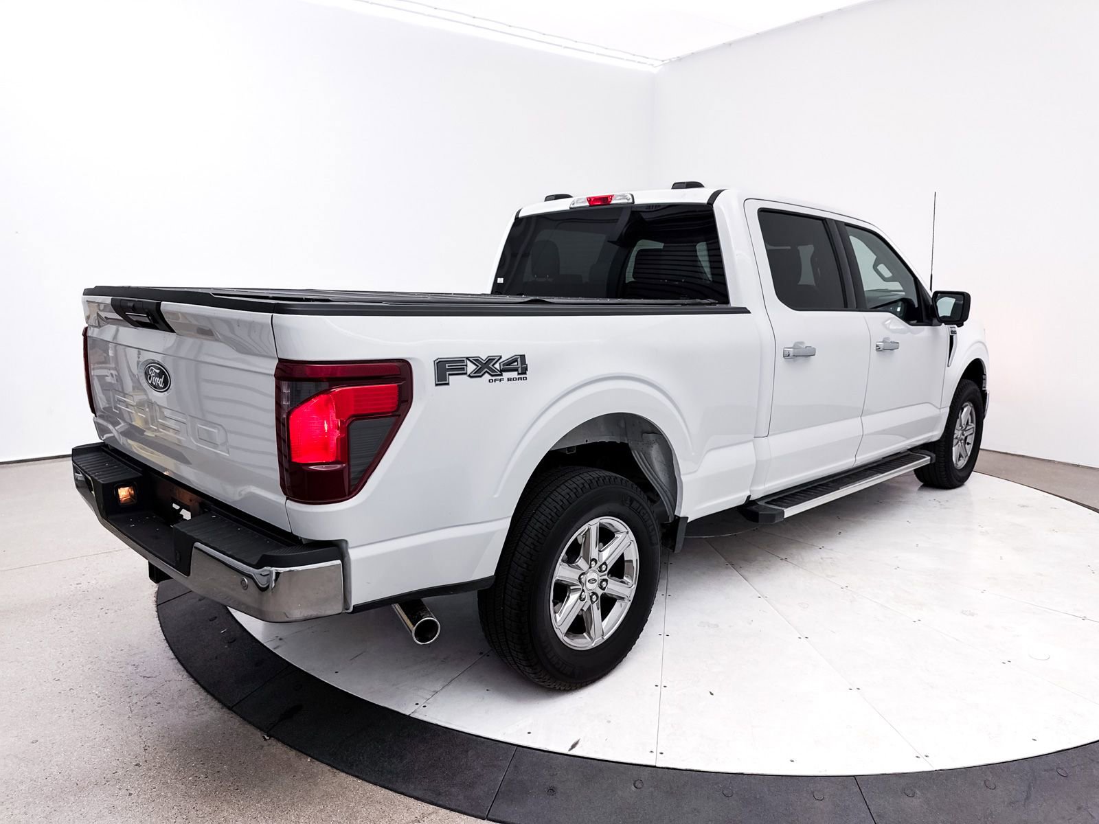 Used 2024 Ford F150 XLT w/ FX4 Off-Road Package image 17
