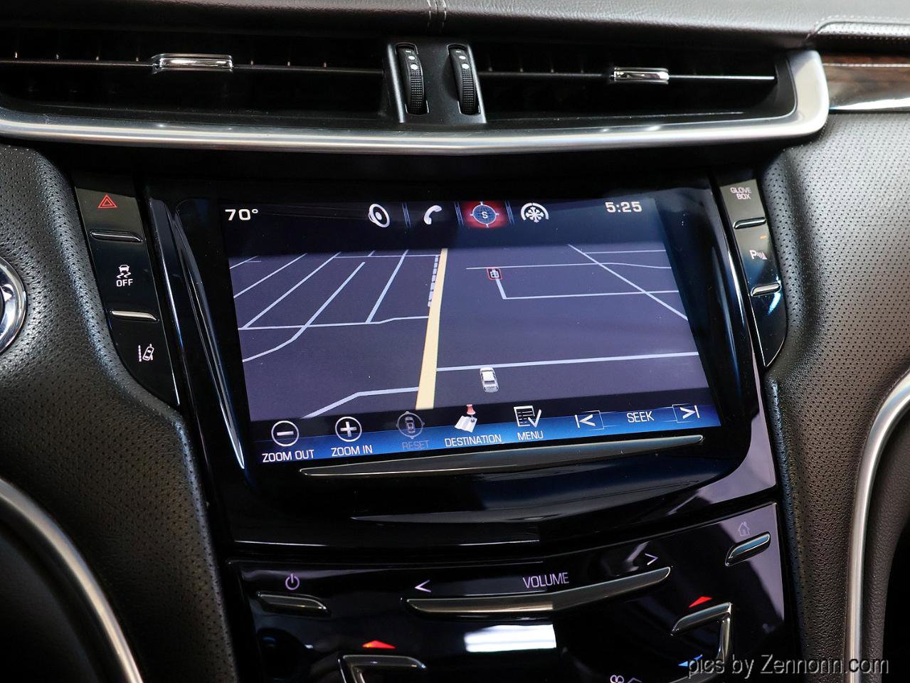 Used 2015 Cadillac XTS Premium image 32