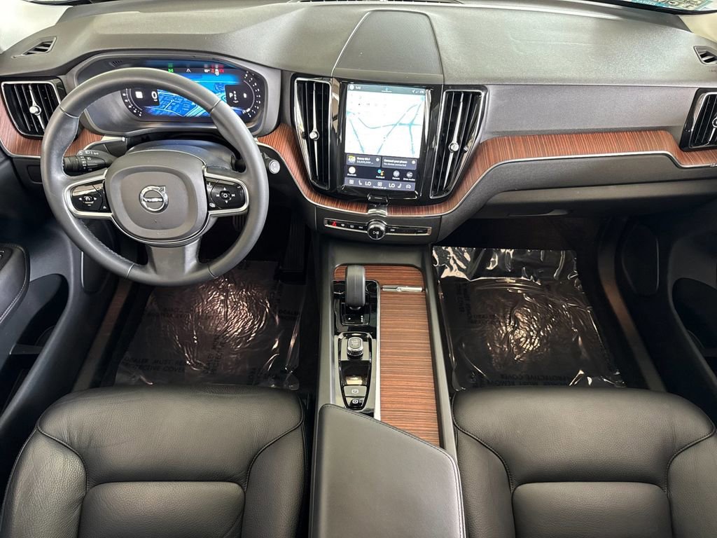 Certified 2023 Volvo XC60 B5 Plus AWD/4WD image 12