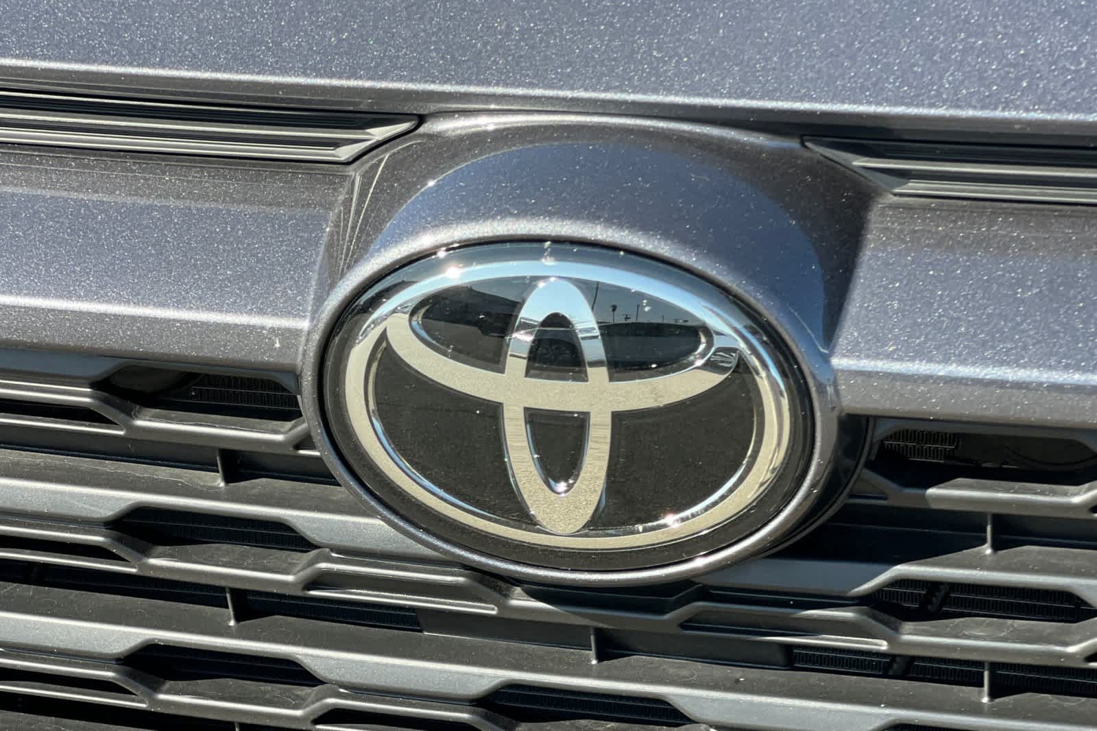 Used 2025 Toyota RAV4 XLE Premium w/ Weather Package AWD/4WD image 16