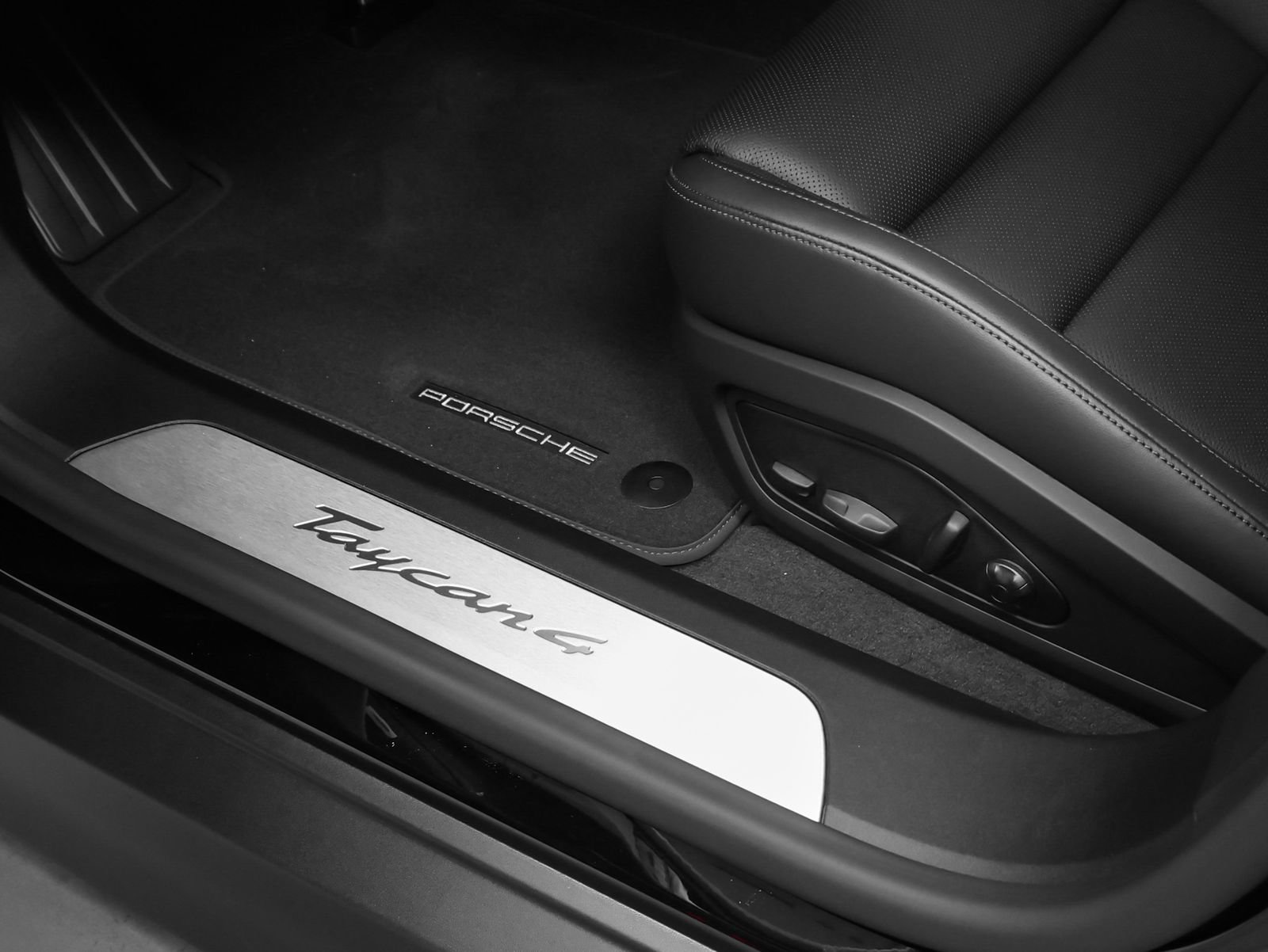 New 2026 Porsche Taycan AWD/4WD image 27