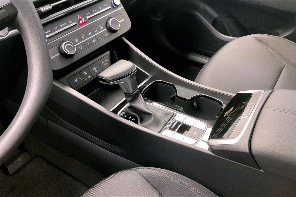 New 2025 Hyundai Tucson SE image 8