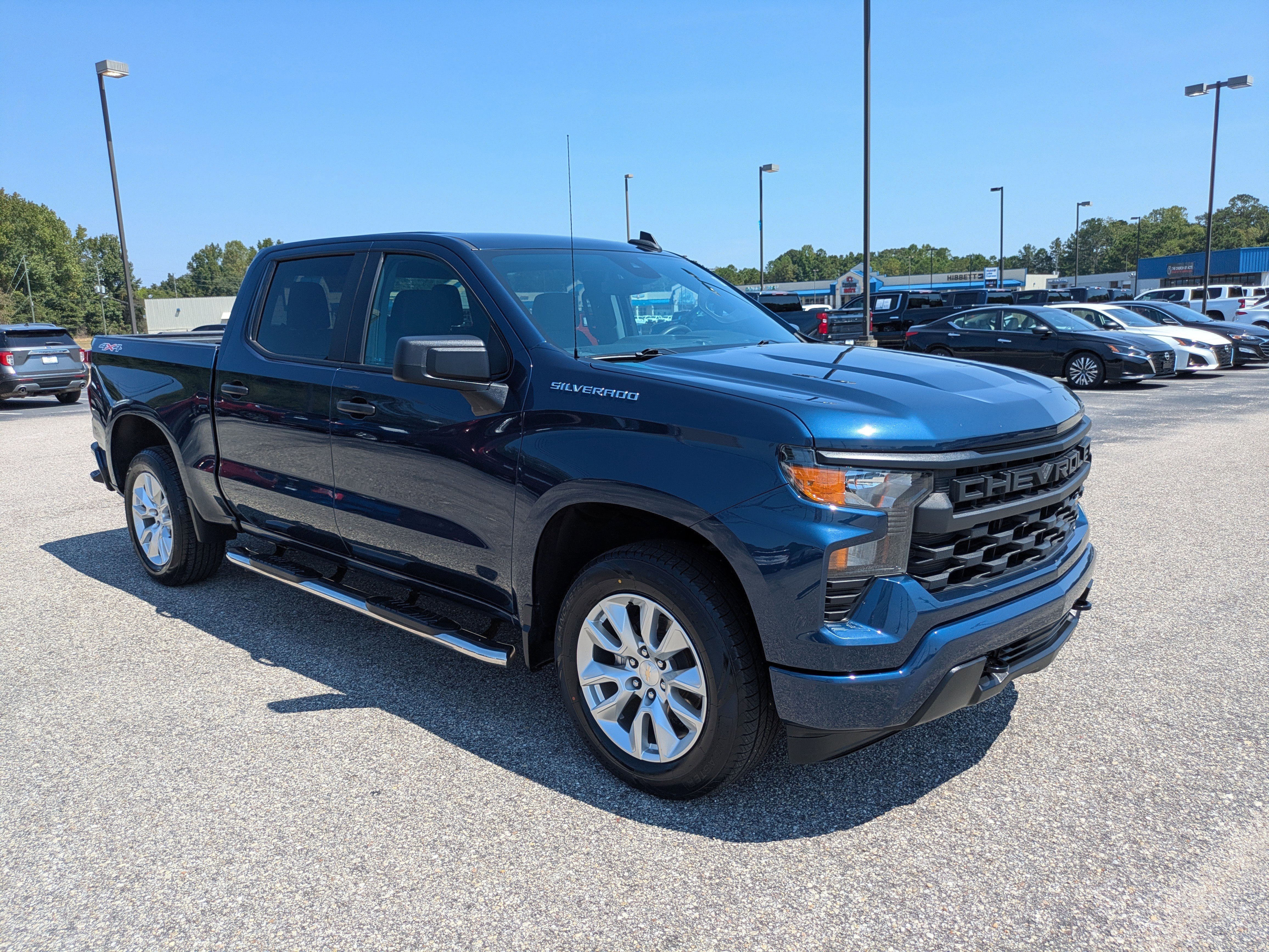 Used 2023 Chevrolet Silverado 1500 Custom image 8