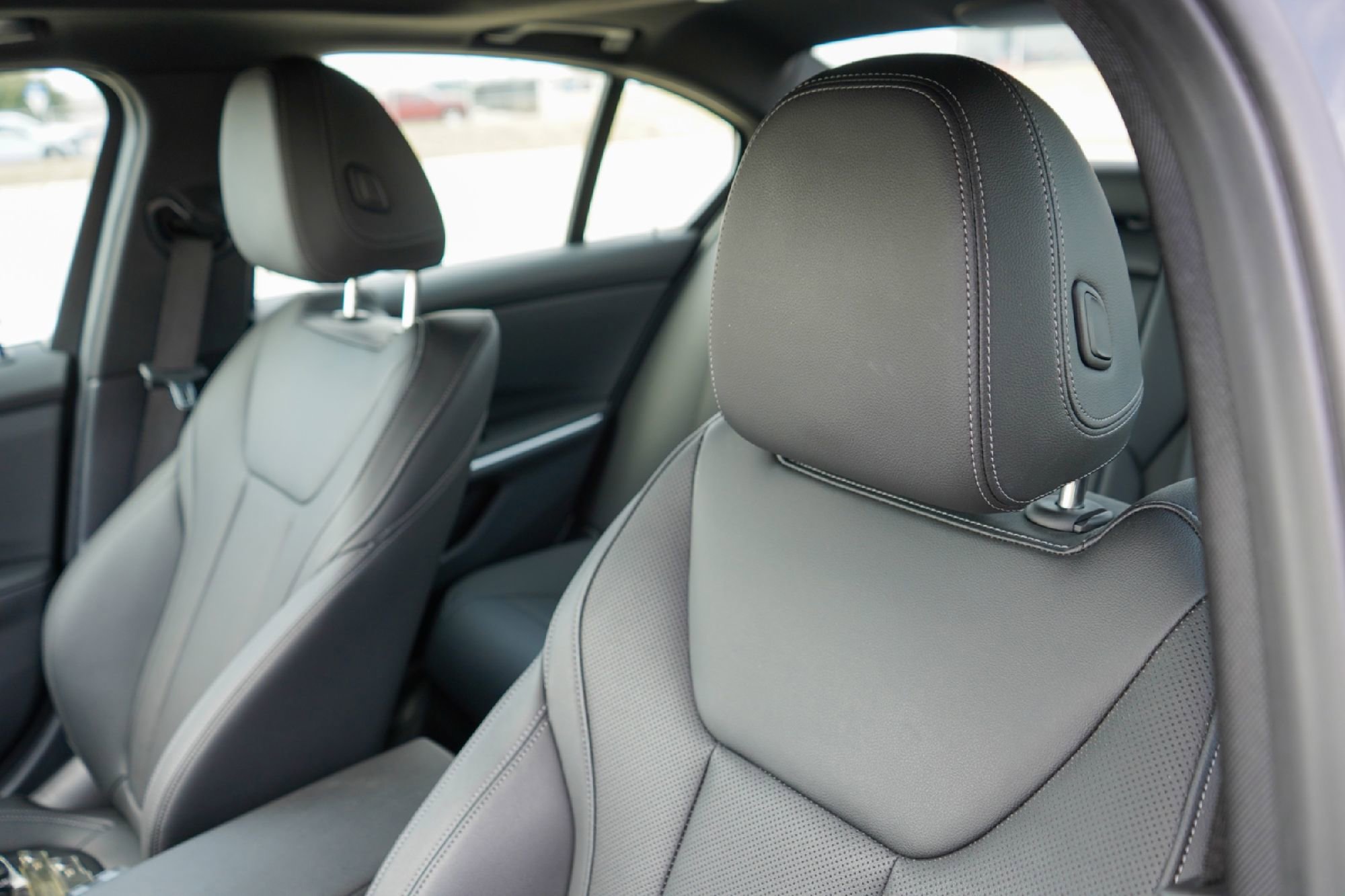 Used 2025 BMW 330i Sedan image 9