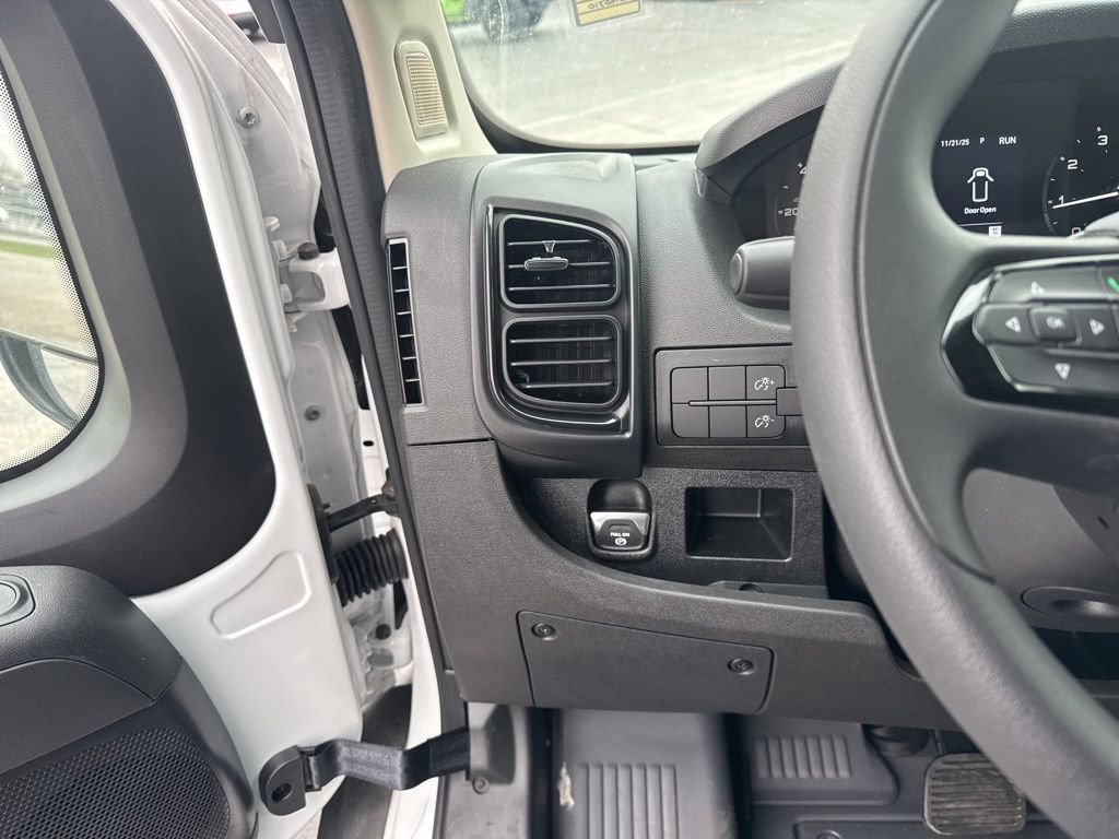 Used 2024 RAM ProMaster 2500 image 39