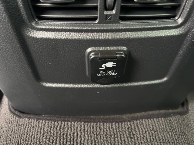 Used 2018 Nissan Titan SL w/ Midnight Edition image 21