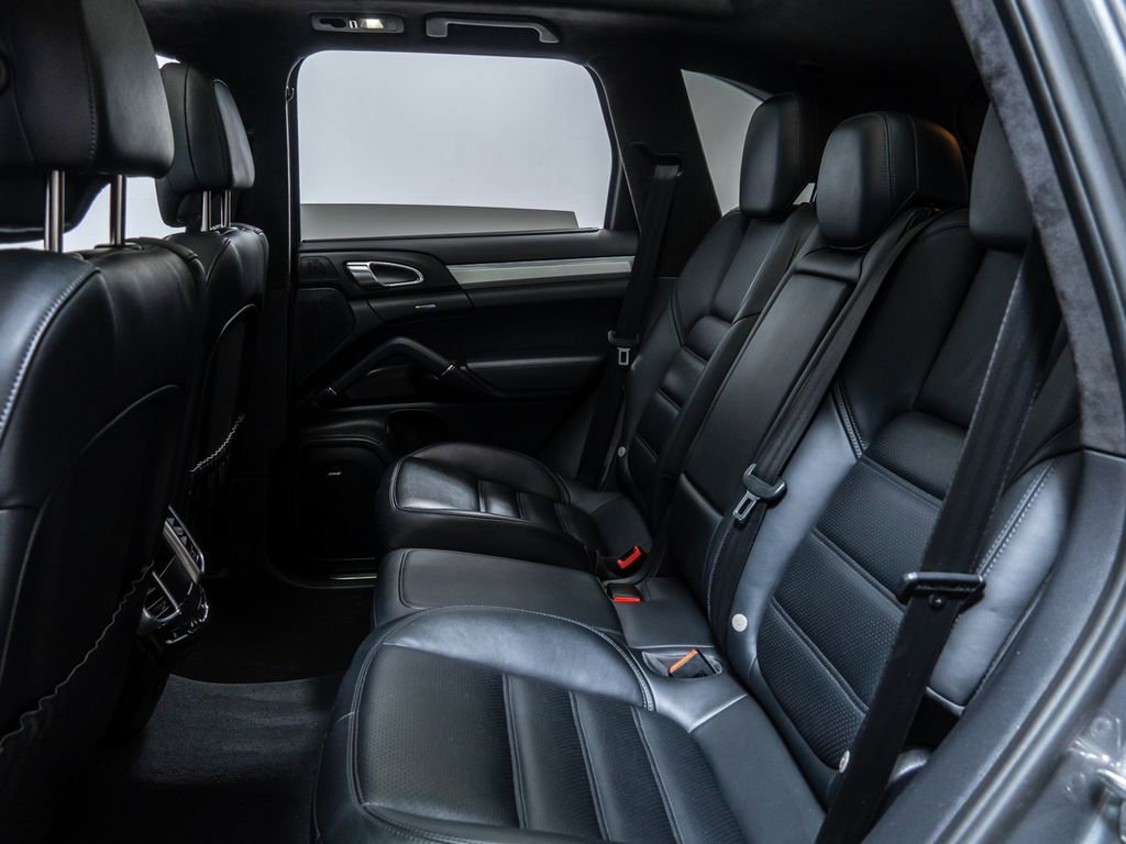 Used 2014 Porsche Cayenne Turbo image 29