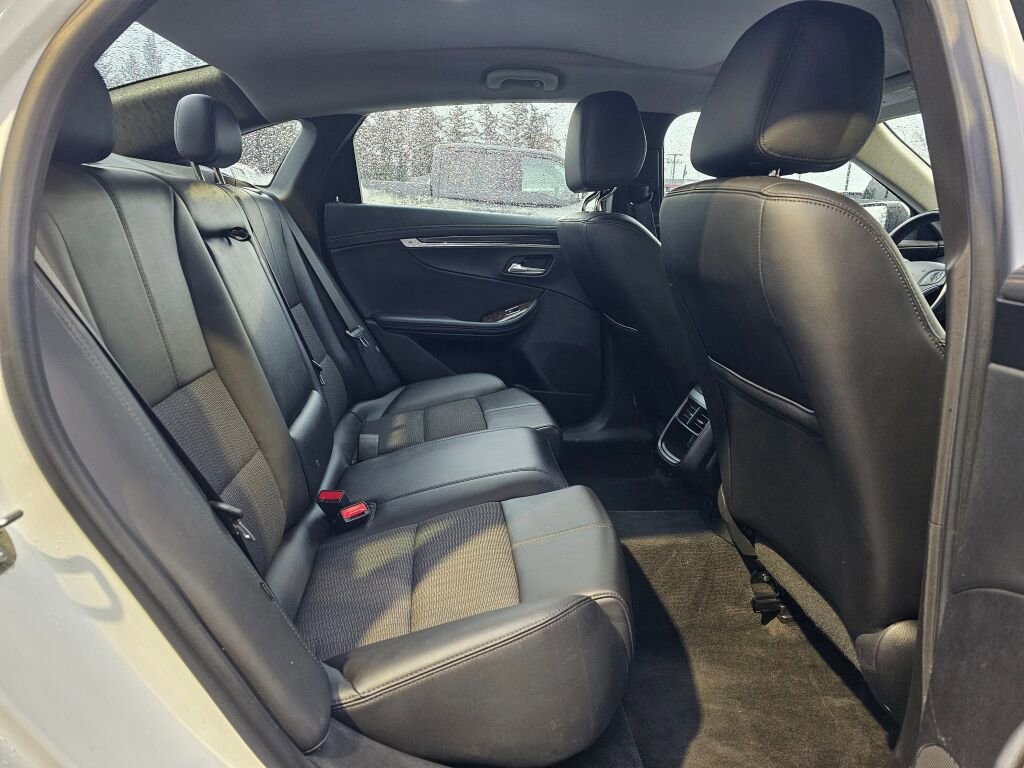 Used 2015 Chevrolet Impala LT FWD image 13