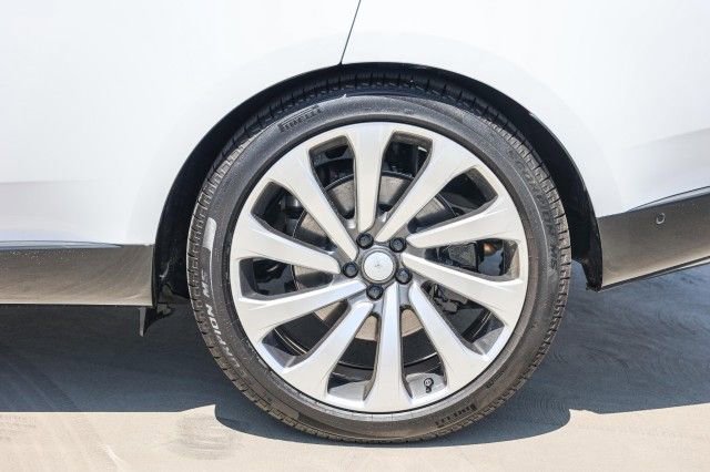 New 2025 Land Rover Range Rover SE image 9