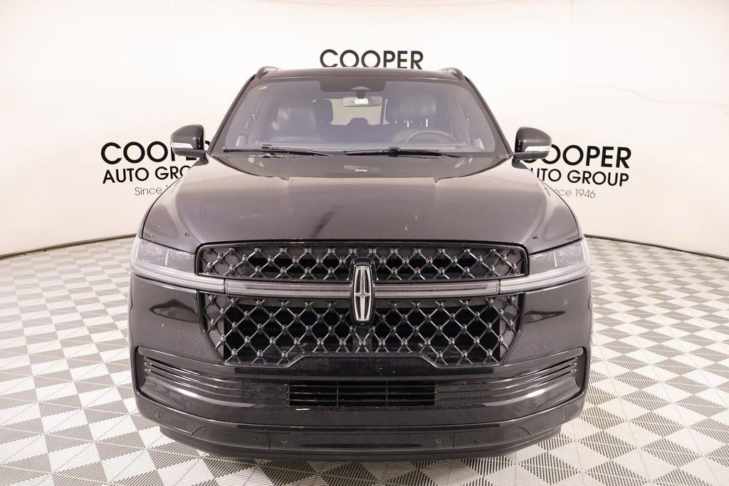 New 2025 Lincoln Navigator Reserve w/ Jet Appearance Package image 10