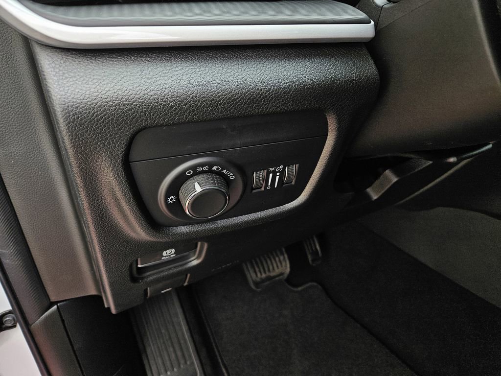 New 2026 Jeep Grand Cherokee Laredo RWD image 15