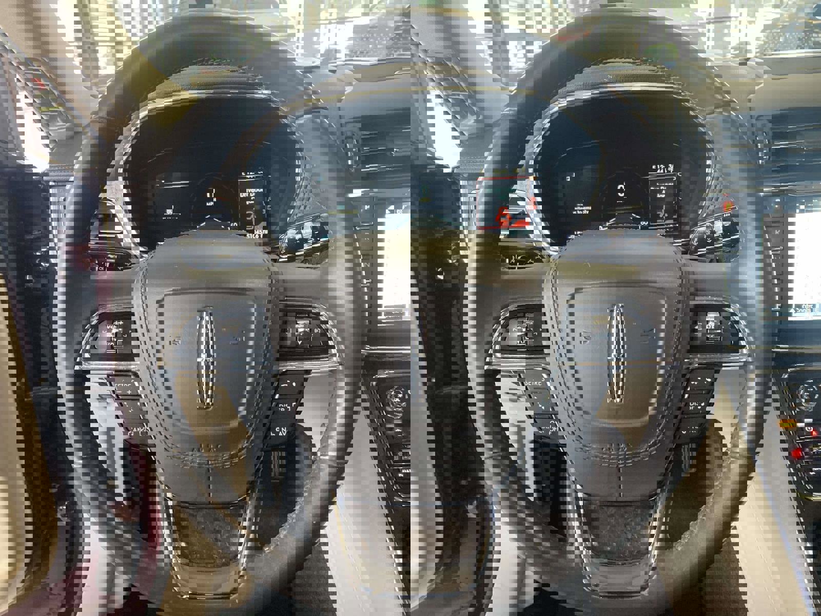 Used 2017 Lincoln Continental Reserve w/ Technology Package image 29