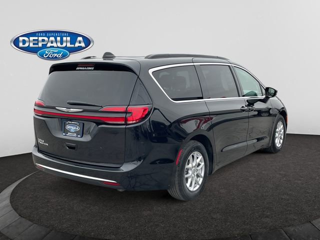 Used 2022 Chrysler Pacifica Touring-L image 7