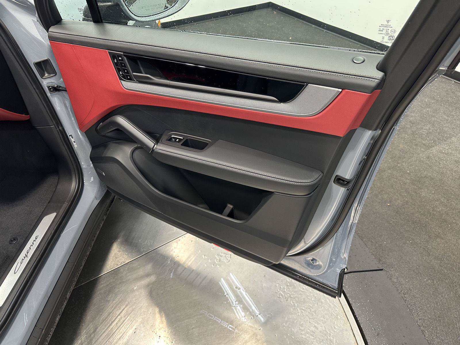 New 2026 Porsche Cayenne Coupe AWD/4WD image 41