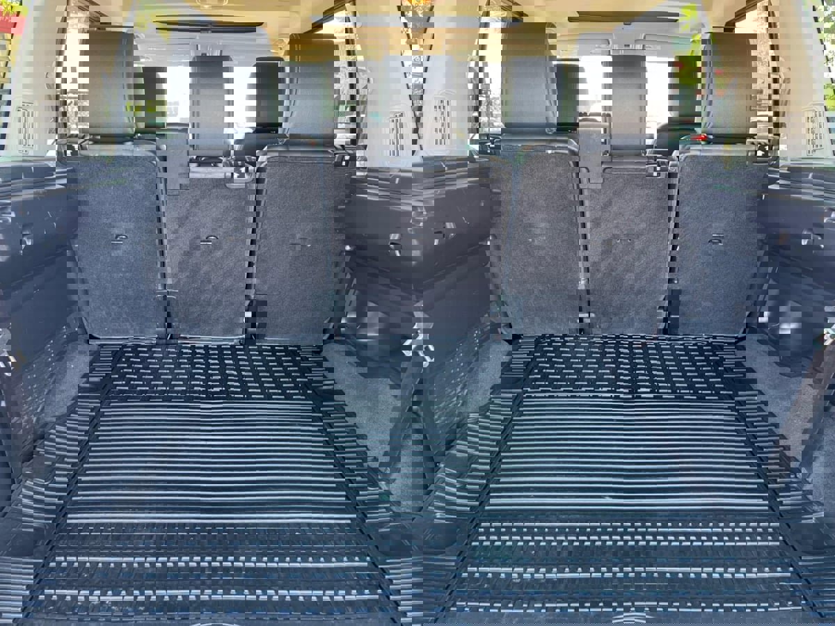 Used 2015 Land Rover LR4 HSE image 37