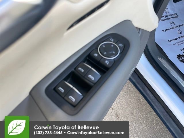 Used 2018 Cadillac XT5 Luxury w/ Driver Awareness Package image 11