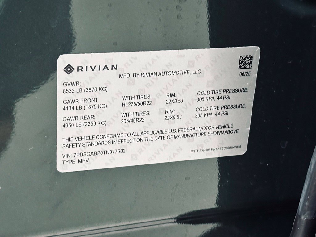 Used 2026 Rivian R1S Premium Quad AWD/4WD image 45