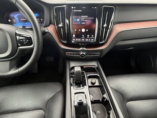 Used 2024 Volvo XC60 B5 Plus AWD/4WD image 3