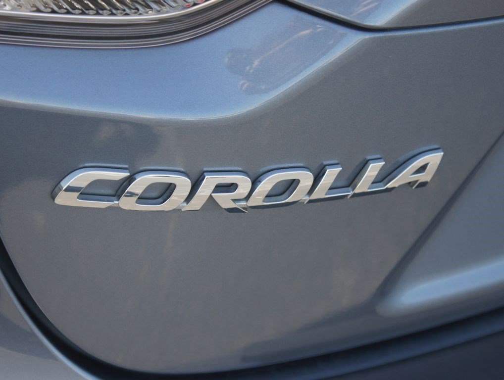 Used 2023 Toyota Corolla LE w/ LE Premium Package FWD image 17