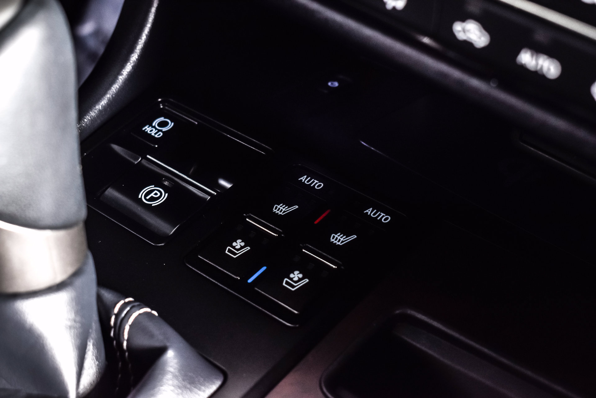 Used 2022 Lexus RX 450h AWD w/ Premium Package image 30