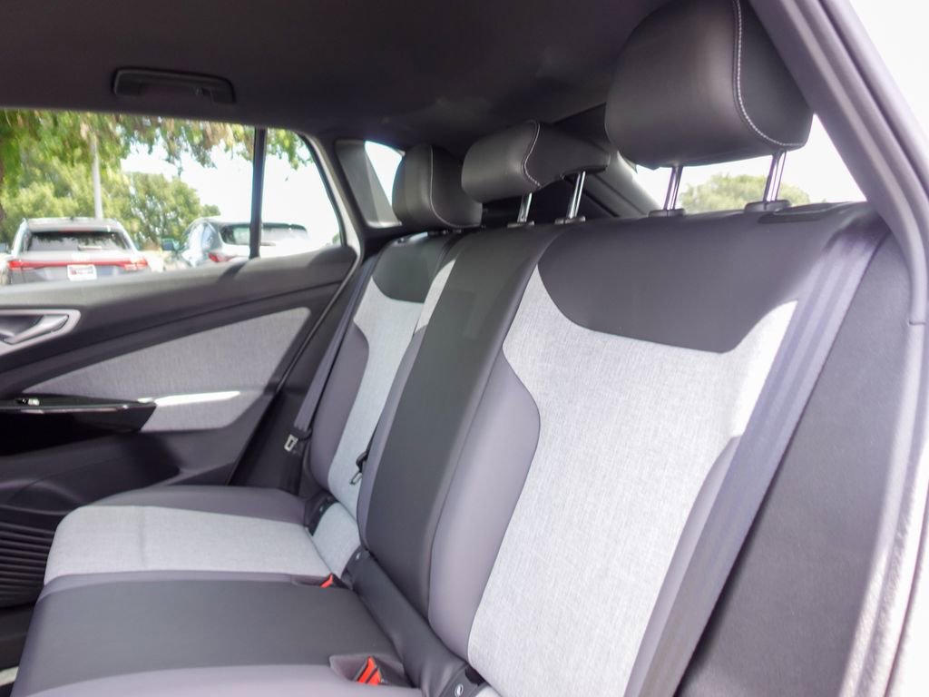 Certified 2024 Volkswagen ID.4 2WD image 18