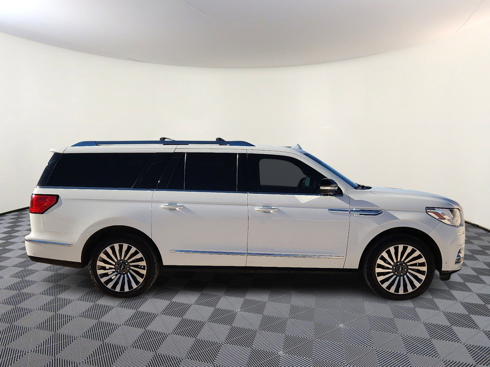 Used 2021 Lincoln Navigator L Reserve w/ Luxury Package image 5