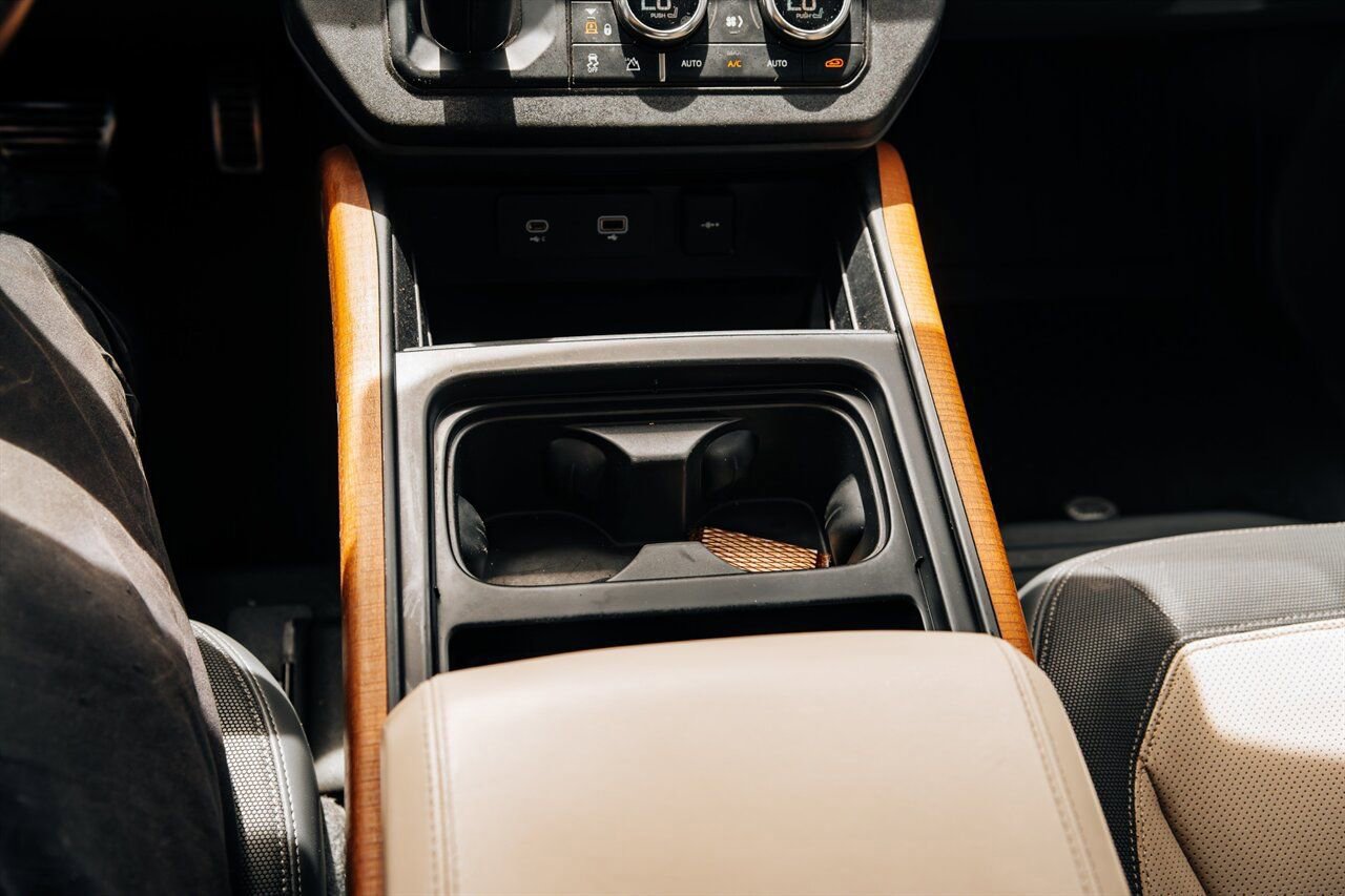 Used 2022 Land Rover Defender 110 X-Dynamic HSE image 32