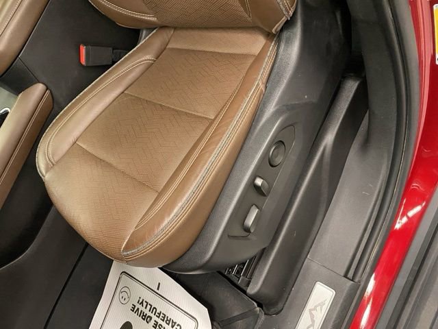 Used 2022 Chevrolet Suburban High Country AWD/4WD image 16