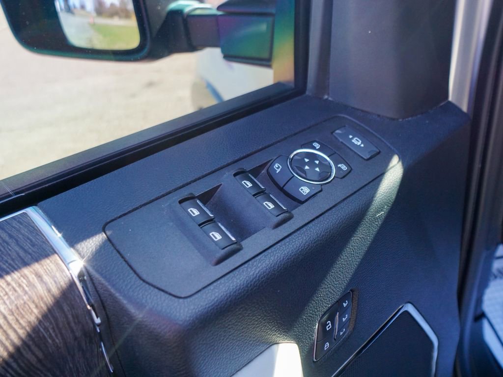 Used 2020 Ford F250 Lariat w/ Chrome Package image 21