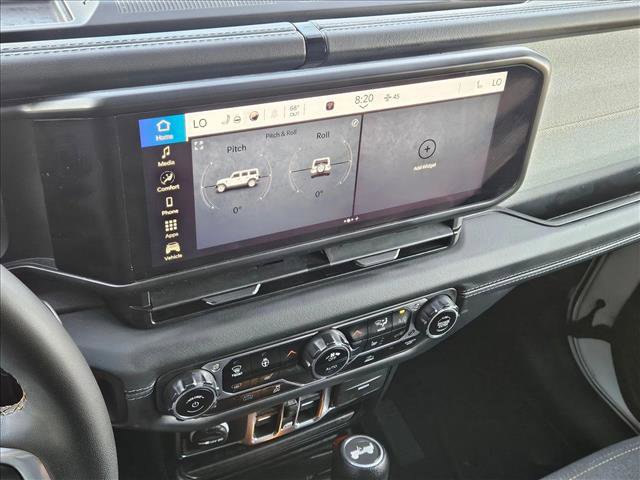 Used 2024 Jeep Wrangler Sahara image 14